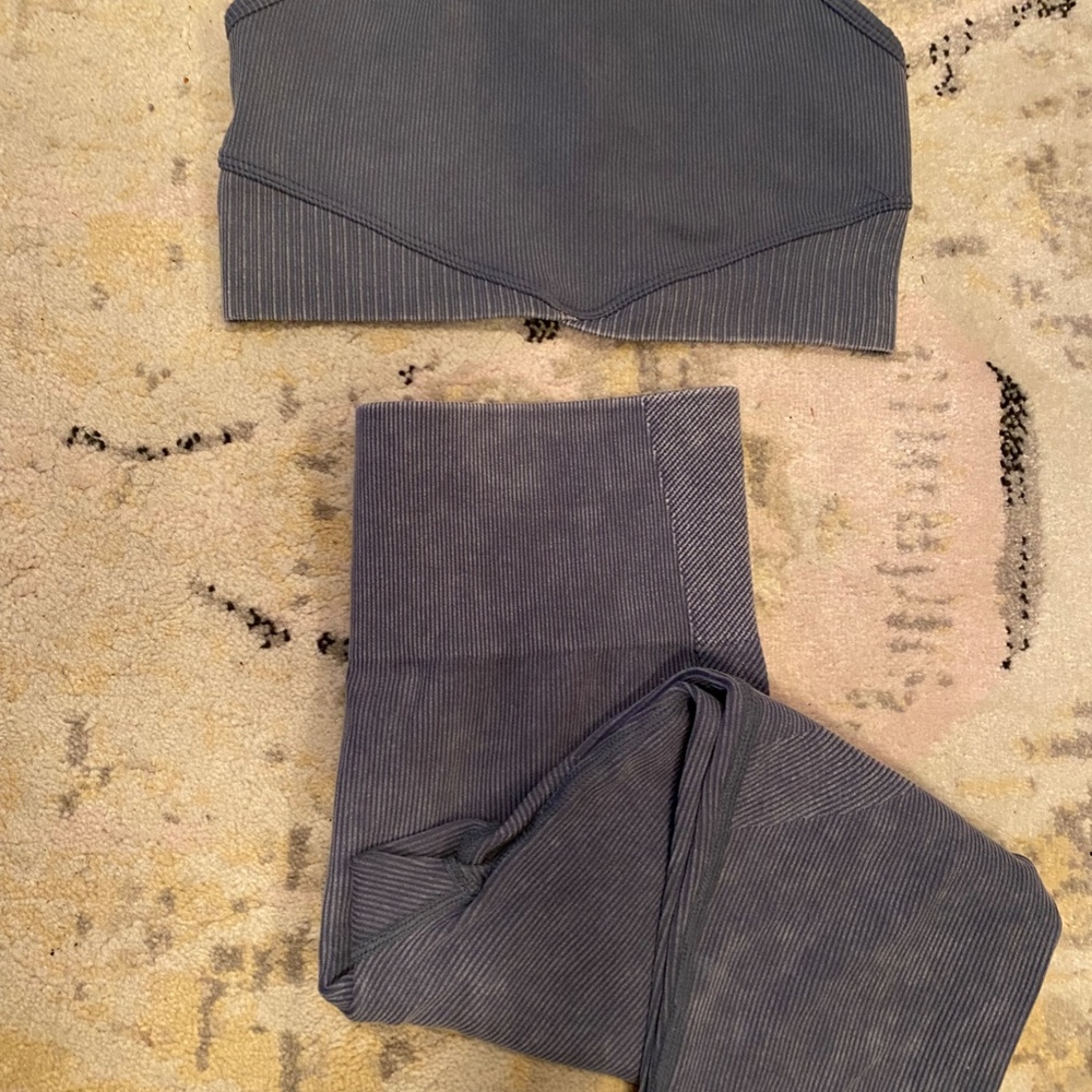 Joylab Ribbed Workout Set - Picture 5 of 5